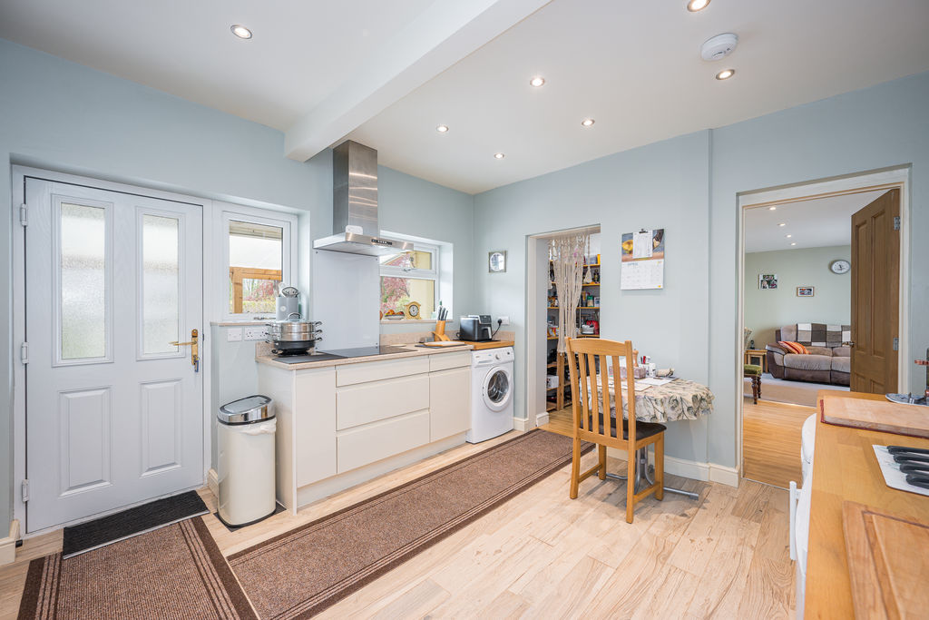 Kitchen- click for photo gallery